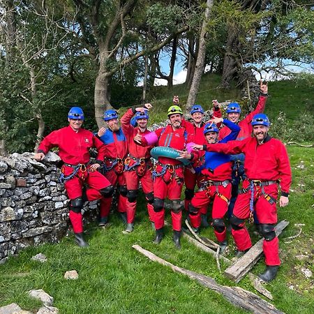 Old School House - Yorkshire Three Peaks Challenge Weathercote エクステリア 写真
