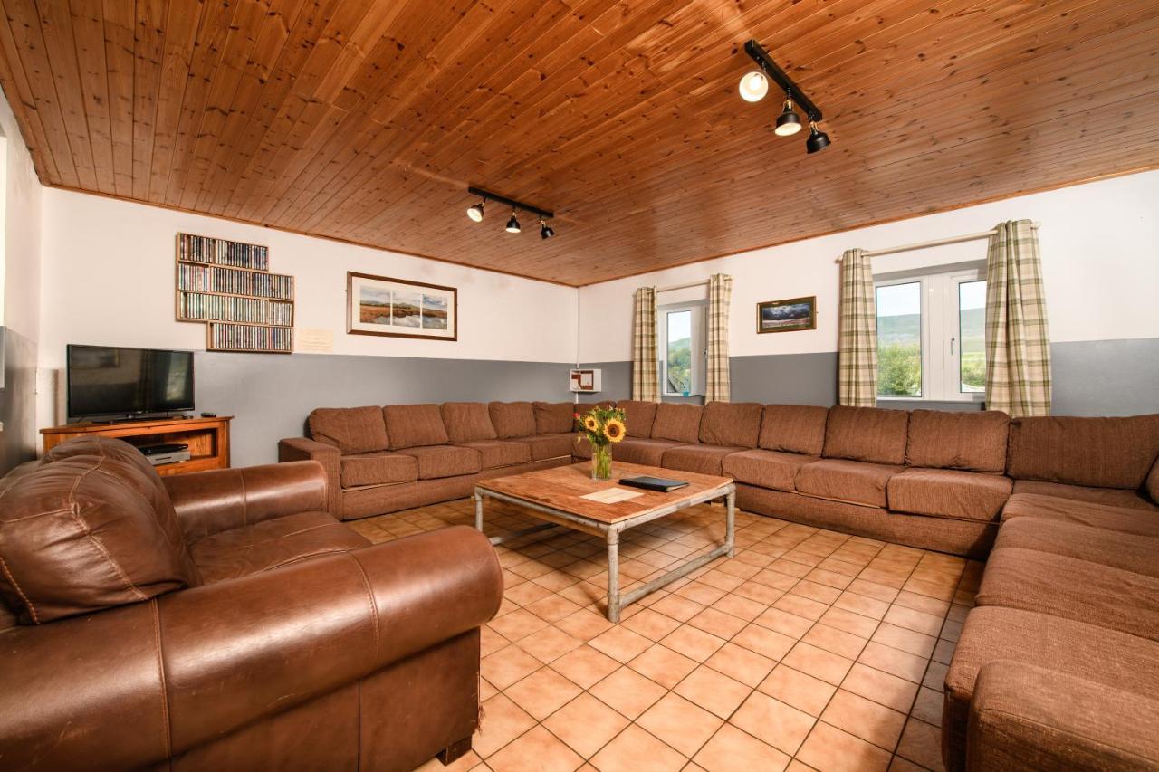 Old School House - Yorkshire Three Peaks Challenge Weathercote エクステリア 写真