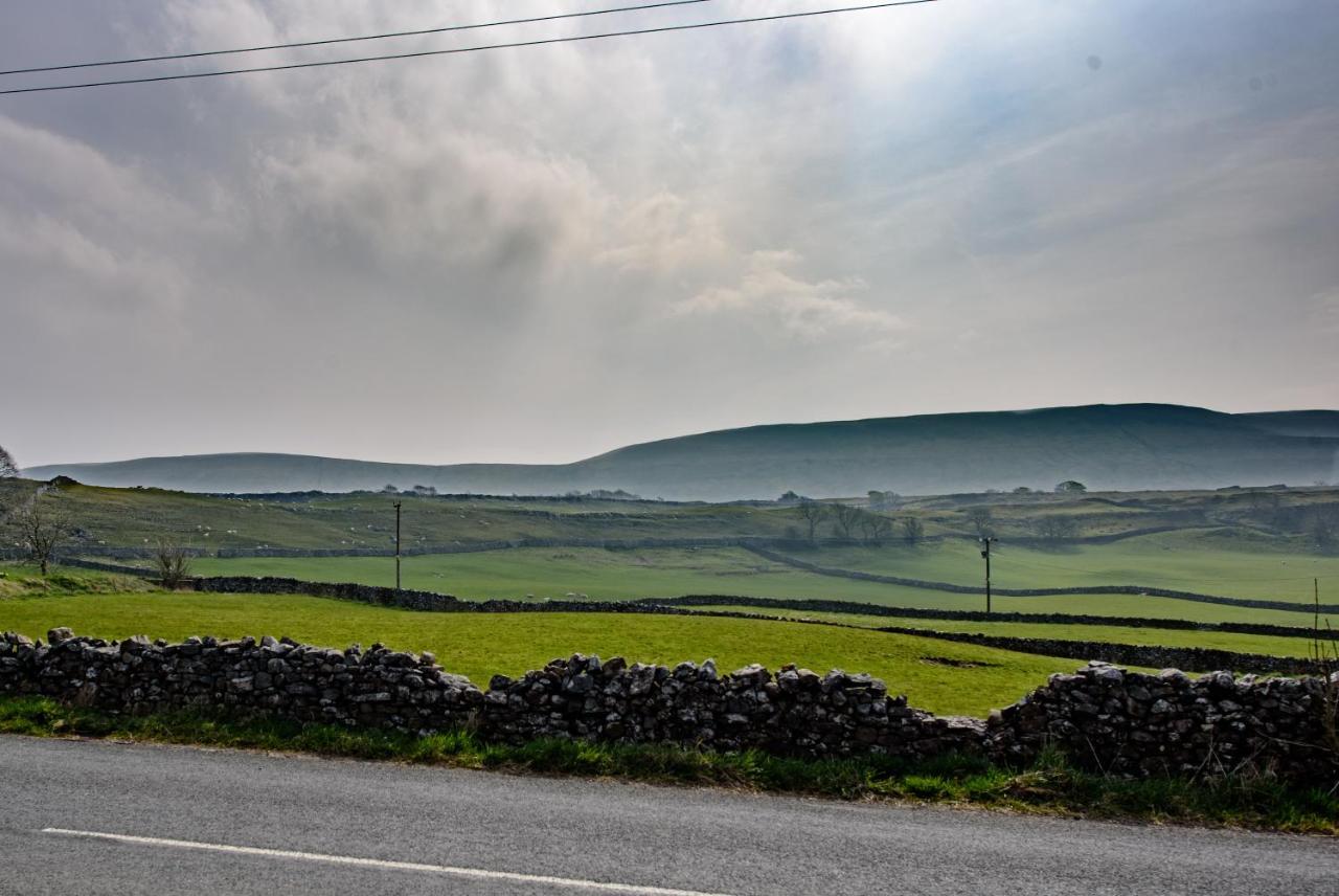 Old School House - Yorkshire Three Peaks Challenge Weathercote エクステリア 写真